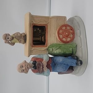 Vintage Music Grinder Spinning Monkey Music Box Ceramic Works MIC Taiwan